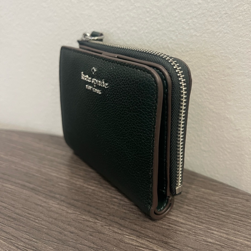 ✨ NWT - Kate Spade Leila Pebbled Leather Small L-Zip Wallet ✨ - Picture 4 of 10